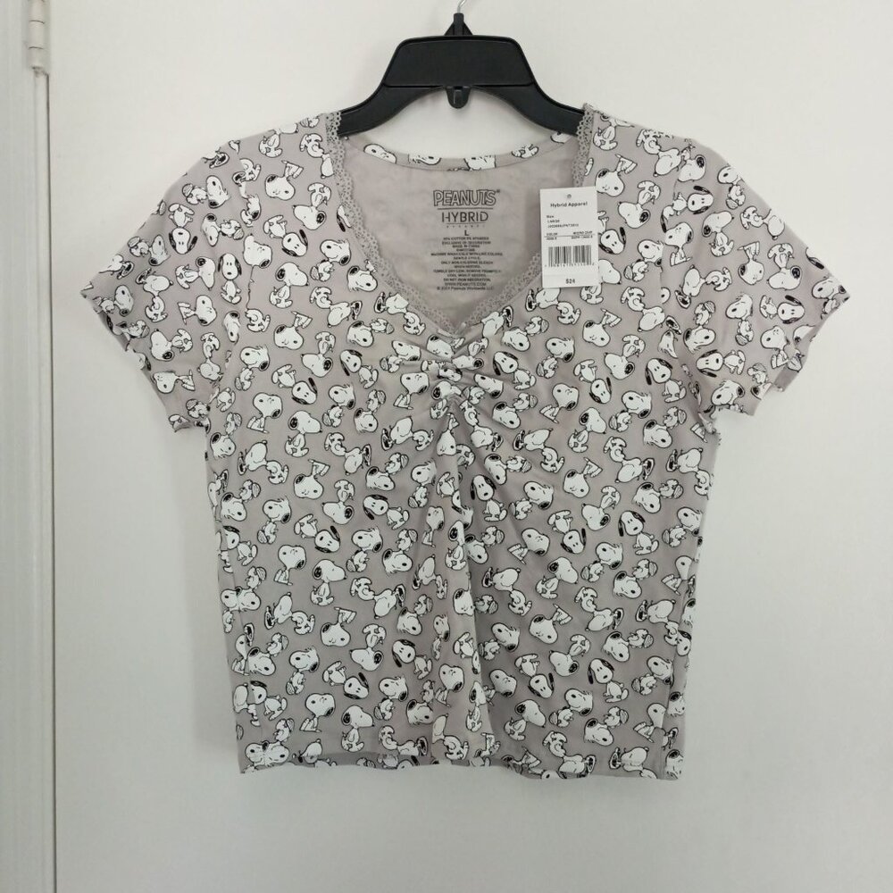 NWT Peanuts Snoopy v-neck cropped light gray short sleeve baby tee size L